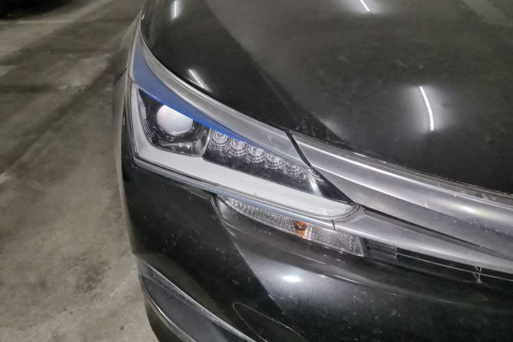 Used Toyota Corolla 2017 Revised Dual-Engine 1.8L E-CVT Flagship Edition Exterior 3