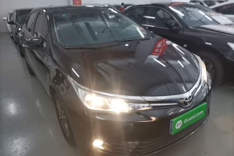 Used Toyota Corolla 2017 Revised Version 1.2T S-CVT GL Front Right 45 Deg