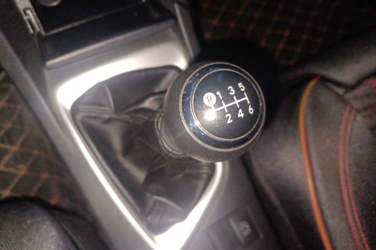 Used Toyota Corolla 2017 Revised Version 1.2T Manual GL Gear Lever