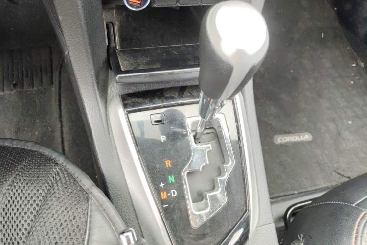 Used Toyota Corolla 2017 Revised Version 1.2T S-CVT GL Gear Lever