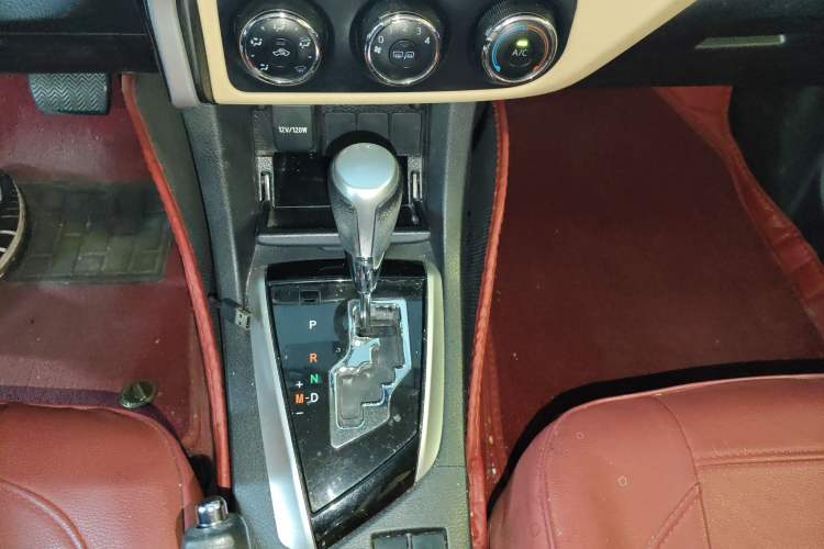 Used Toyota Corolla 2017 Revised Version 1.2T S-CVT GL Gear Lever