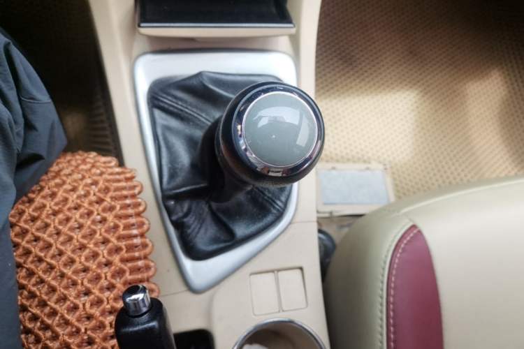 Used Toyota Corolla 2017 1.6L Manual GL Gear Lever