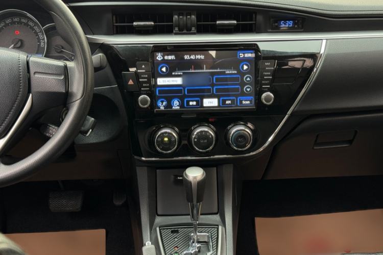 Used Toyota Corolla 2017 1.2T CVT GL Interior 3