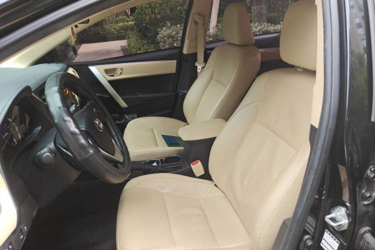 Used Toyota Corolla 2017 Revised Dual-Engine 1.8L E-CVT Elite Edition Left Front Seat