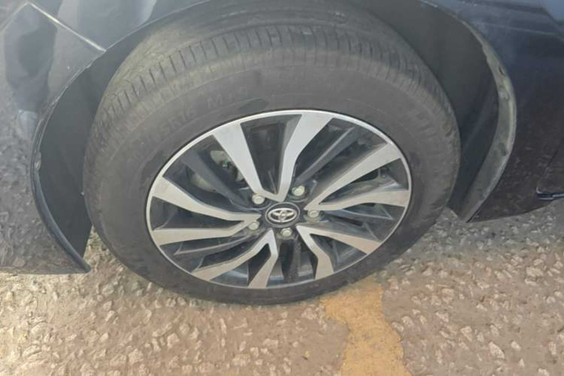 Used Toyota Corolla 2017 Revised Dual-Engine 1.8L E-CVT Elite Edition Left Front Wheel Hub