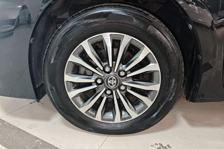 Used Toyota Corolla 2017 Revised Version 1.2T S-CVT GL Left Front Wheel Hub