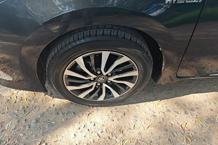 Used Toyota Corolla 2017 Revised Dual-Engine 1.8L E-CVT Elite Edition Left Front Wheel Hub