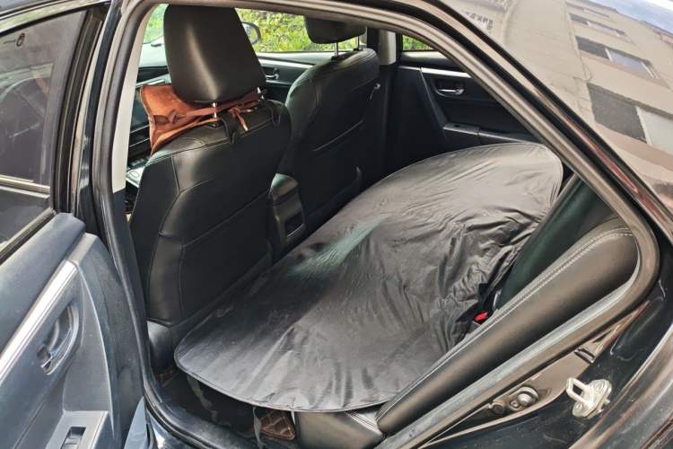 Used Toyota Corolla 2017 Revised Dual-Engine 1.8L E-CVT Elite Edition Left Rear Seat
