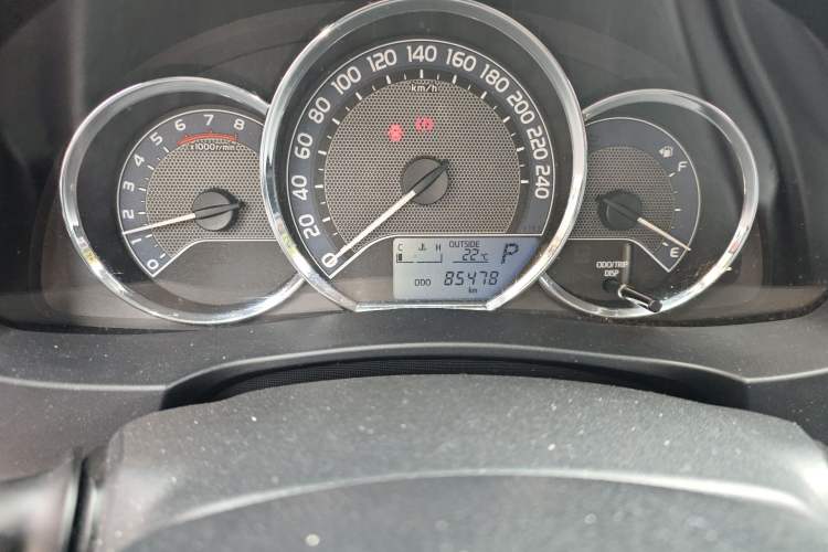 Used Toyota Corolla 2017 1.2T CVT GL Odometer Close Up