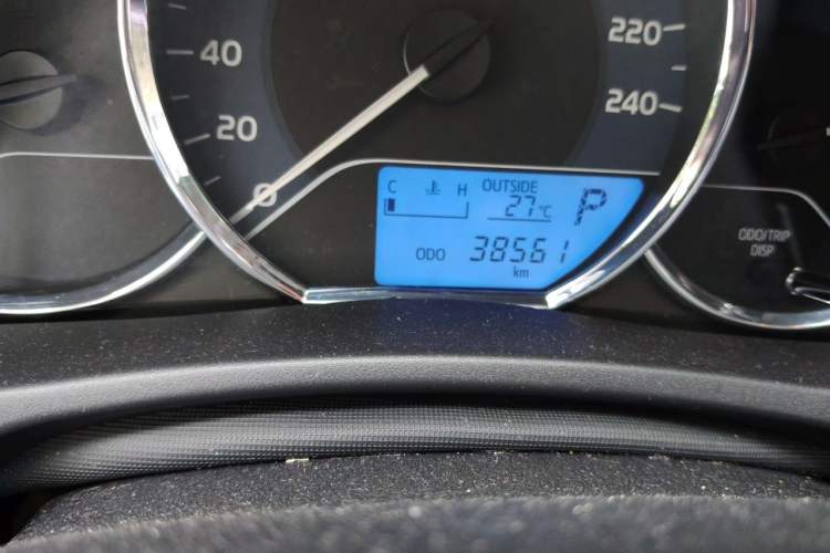 Used Toyota Corolla 2017 1.2T CVT GL Odometer Close Up