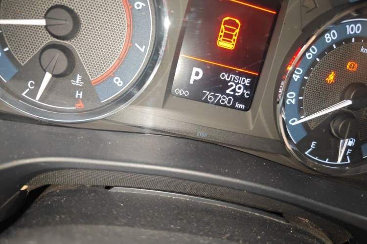 Used Toyota Corolla 2017 1.2T CVT GL-i Odometer Close Up