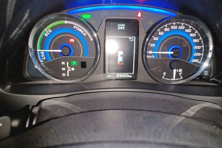 Used Toyota Corolla 2017 Revised Dual-Engine 1.8L E-CVT Leading Edition Odometer Close Up