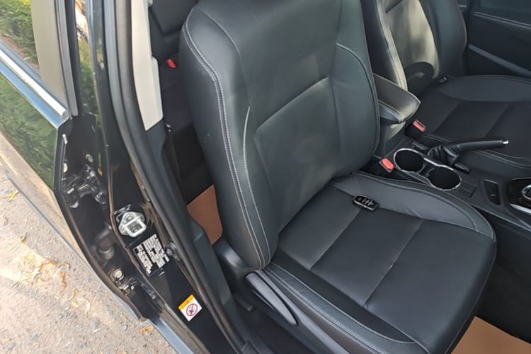 Used Toyota Corolla 2017 Revised Dual-Engine 1.8L E-CVT Elite Edition Right Front Seat