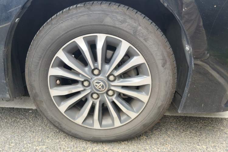 Used Toyota Corolla 2017 Revised Version 1.2T S-CVT GL Right Front Wheel Hub