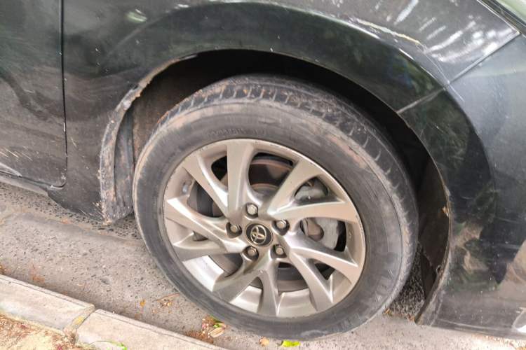 Used Toyota Corolla 2017 Revised 1.8L S-CVT GLX-i Right Front Wheel Hub
