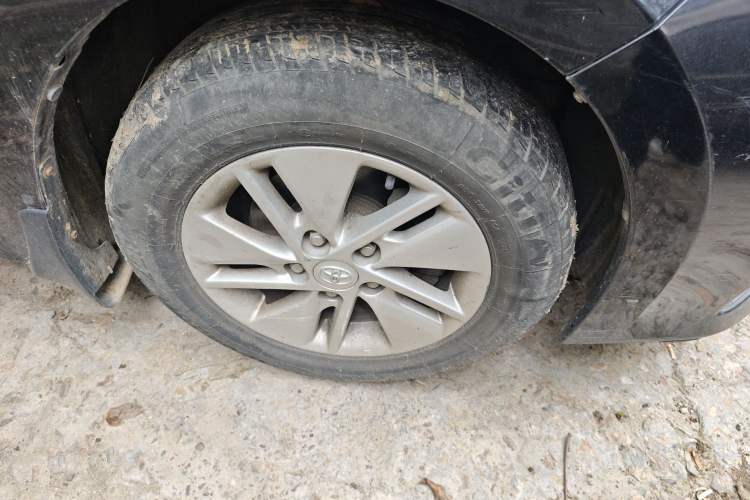 Used Toyota Corolla 2017 1.2T CVT GL Right Front Wheel Hub