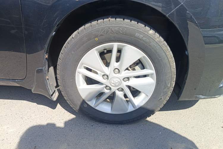 Used Toyota Corolla 2017 1.2T CVT GL Right Front Wheel Hub