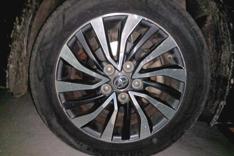 Used Toyota Corolla 2017 Revised Dual-Engine 1.8L E-CVT Leading Edition Right Front Wheel Hub