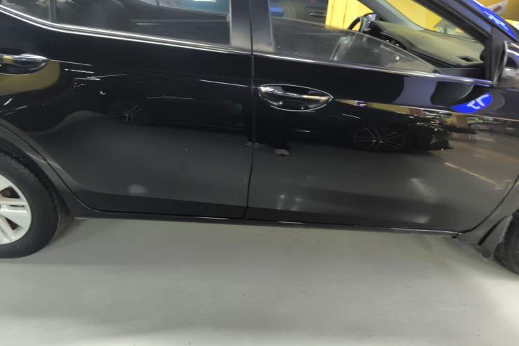 Used Toyota Corolla 2017 1.2T CVT GL Right Side Sill