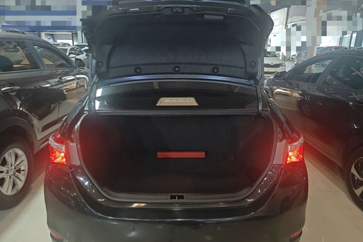 Used Toyota Corolla 2017 1.2T CVT GL Trunk