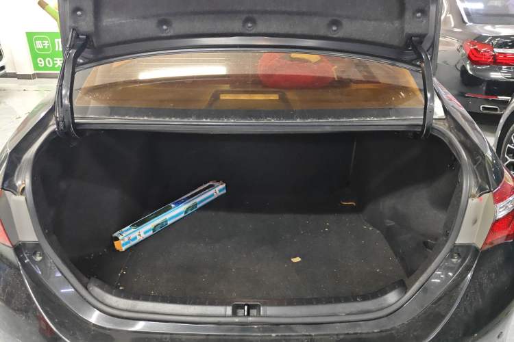 Used Toyota Corolla 2017 Revised Version 1.2T S-CVT GL Trunk