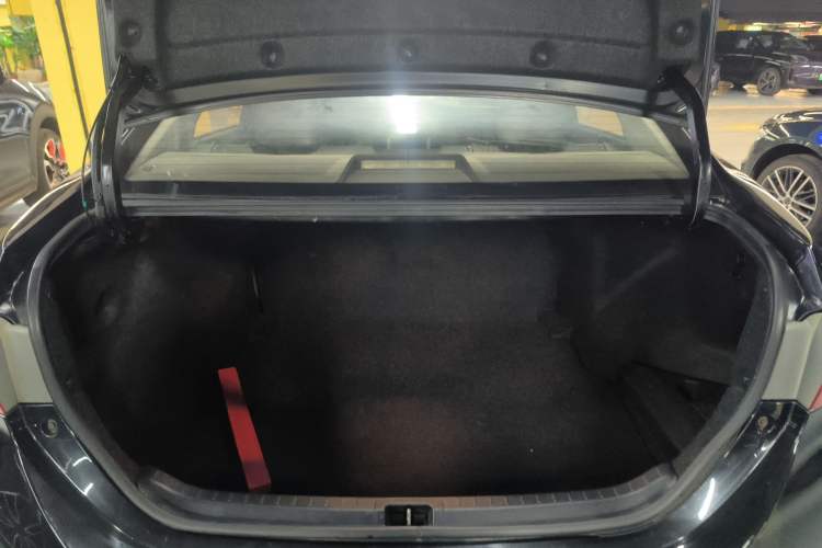Used Toyota Corolla 2017 1.2T CVT GL Trunk