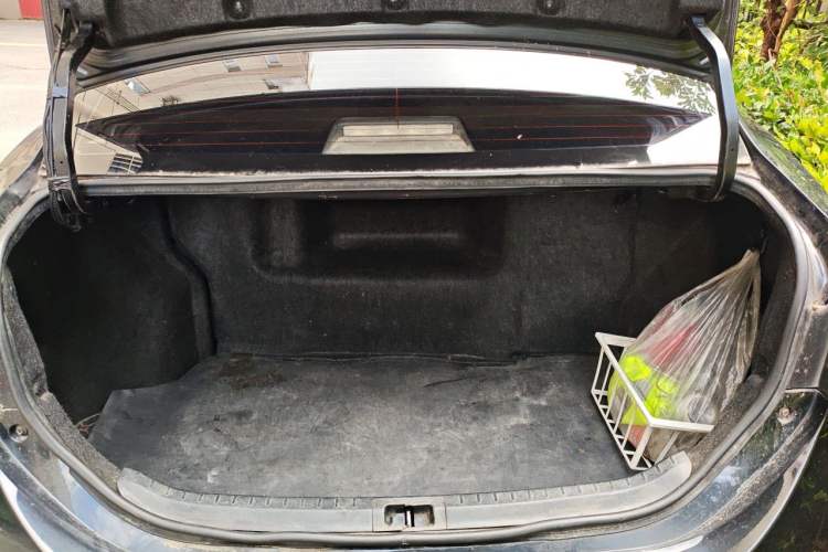 Used Toyota Corolla 2017 Revised Dual-Engine 1.8L E-CVT Elite Edition Trunk