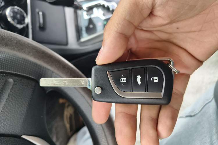 Used Toyota Corolla 2017 1.6L CVT GL Vehicle Key