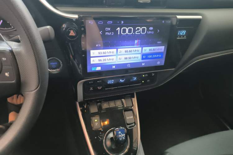Used Toyota Corolla 2017 Revised Dual-Engine 1.8L E-CVT Leading Edition Audio And AC Panel