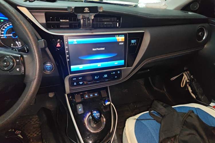 Used Toyota Corolla 2017 Revised Dual-Engine 1.8L E-CVT Leading Edition Audio And AC Panel