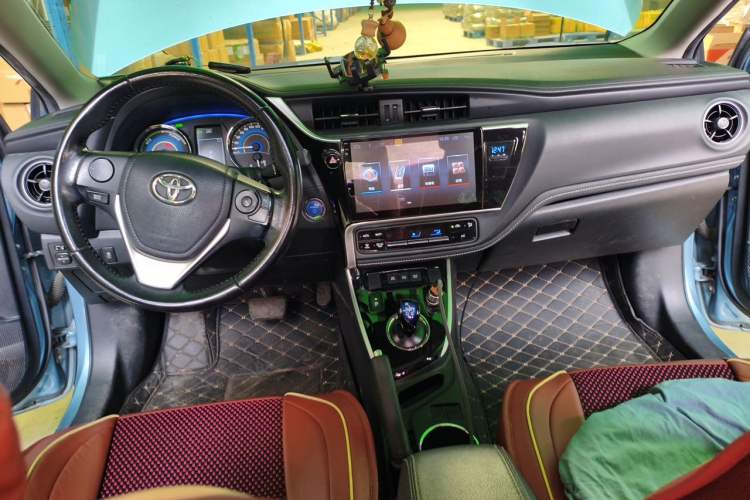 Used Toyota Corolla 2017 Revised Dual-Engine 1.8L E-CVT Elite Edition Center Console