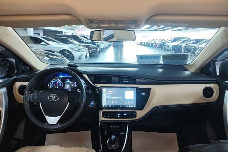 Used Toyota Corolla 2017 Revised Dual-Engine 1.8L E-CVT Elite Edition Center Console