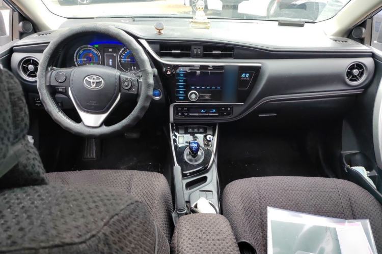 Used Toyota Corolla 2017 Revised Dual-Engine 1.8L E-CVT Elite Edition Center Console