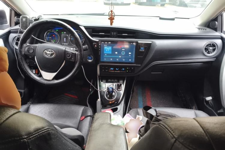 Used Toyota Corolla 2017 Revised Dual-Engine 1.8L E-CVT Leading Edition Center Console