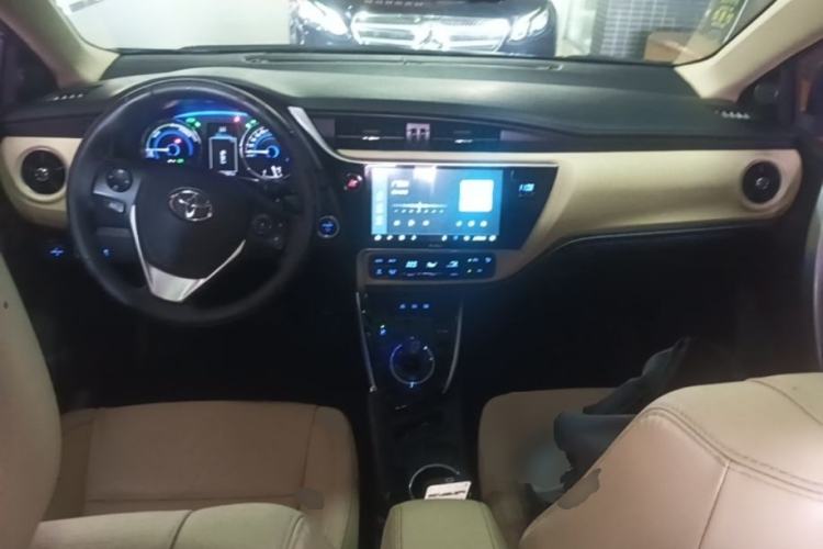 Used Toyota Corolla 2017 Revised Dual-Engine 1.8L E-CVT Elite Edition Center Console
