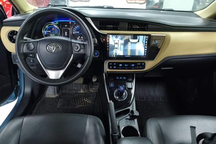 Used Toyota Corolla 2017 Revised Dual-Engine 1.8L E-CVT Leading Edition Center Console