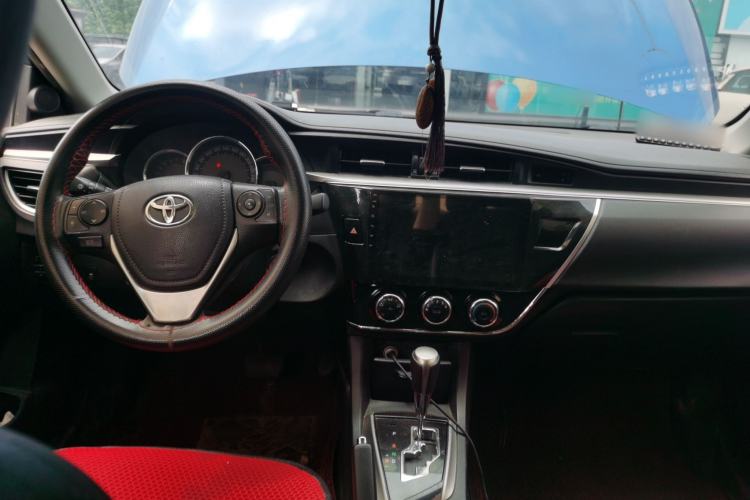 Used Toyota Corolla 2017 1.2T CVT GL Center Console