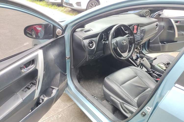 Used Toyota Corolla 2017 Revised Dual-Engine 1.8L E-CVT Elite Edition Driver Seat