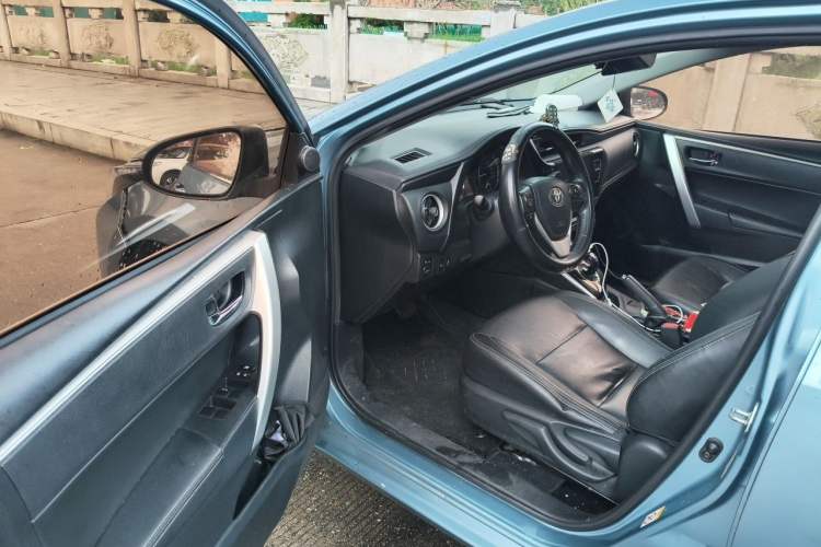 Used Toyota Corolla 2017 Revised Dual-Engine 1.8L E-CVT Elite Edition Driver Seat