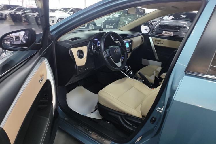 Used Toyota Corolla 2017 Revised Dual-Engine 1.8L E-CVT Elite Edition Driver Seat