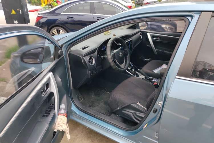 Used Toyota Corolla 2017 Revised Dual-Engine 1.8L E-CVT Elite Edition Driver Seat