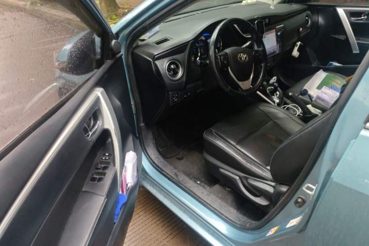 Used Toyota Corolla 2017 Revised Dual-Engine 1.8L E-CVT Elite Edition Driver Seat