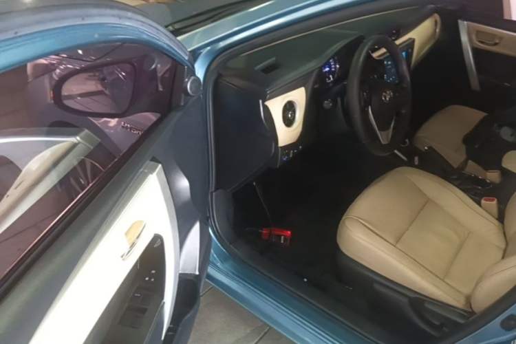 Used Toyota Corolla 2017 Revised Dual-Engine 1.8L E-CVT Elite Edition Driver Seat
