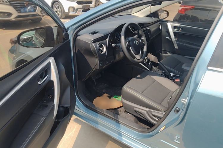 Used Toyota Corolla 2017 Revised Dual-Engine 1.8L E-CVT Leading Edition Driver Seat