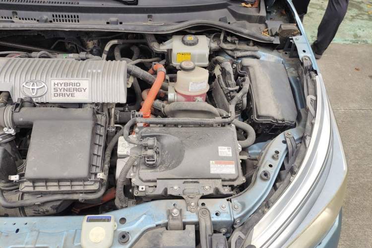 Used Toyota Corolla 2017 Revised Dual-Engine 1.8L E-CVT Elite Edition Engine Bay Left
