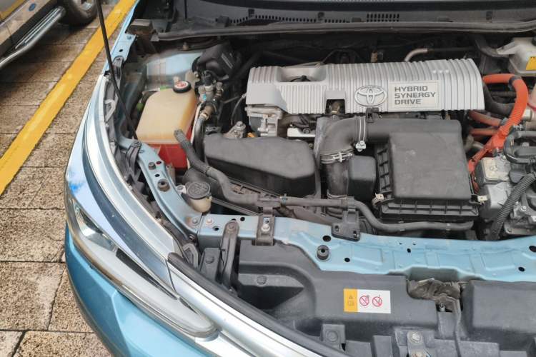 Used Toyota Corolla 2017 Revised Dual-Engine 1.8L E-CVT Leading Edition Engine Bay Right