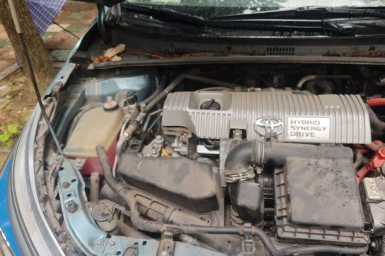 Used Toyota Corolla 2017 Revised Dual-Engine 1.8L E-CVT Elite Edition Engine Bay Right