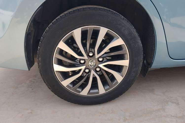 Used Toyota Corolla 2017 Revised Dual-Engine 1.8L E-CVT Leading Edition Exterior 5