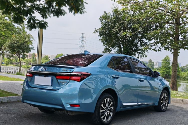 Used Toyota Corolla 2017 Revised Dual-Engine 1.8L E-CVT Elite Edition Exterior 6