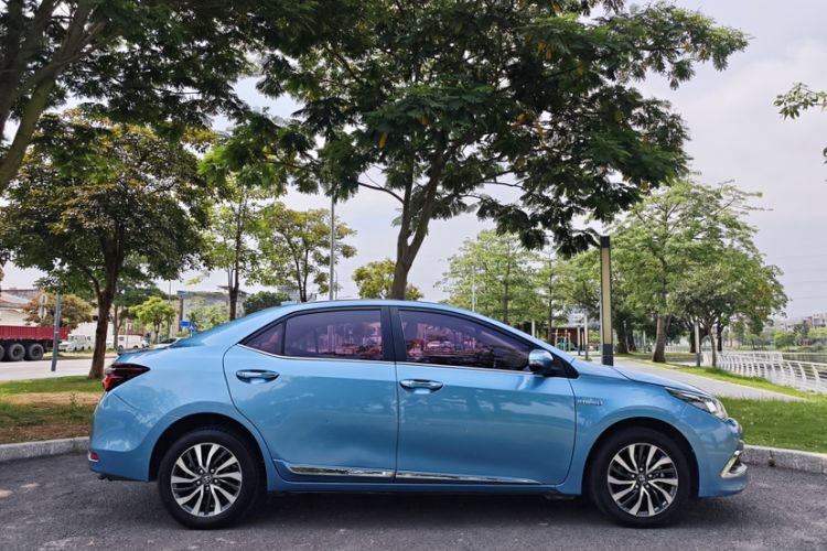 Used Toyota Corolla 2017 Revised Dual-Engine 1.8L E-CVT Elite Edition Exterior 8